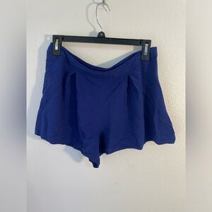 🔴  Ambar pleated short in royal blue, size 6